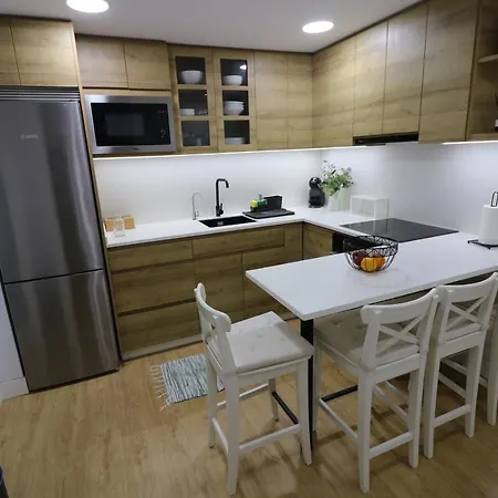 Lovelly Renovated Apartment *