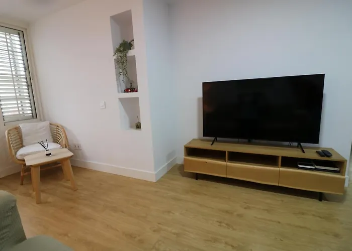 Апартаменты Lovelly Renovated *