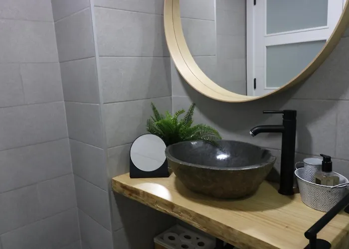 Апартаменты Lovelly Renovated *