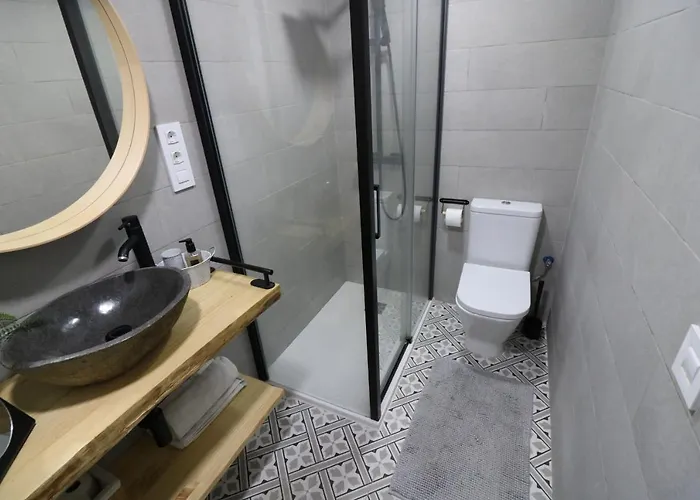 Апартаменты Lovelly Renovated